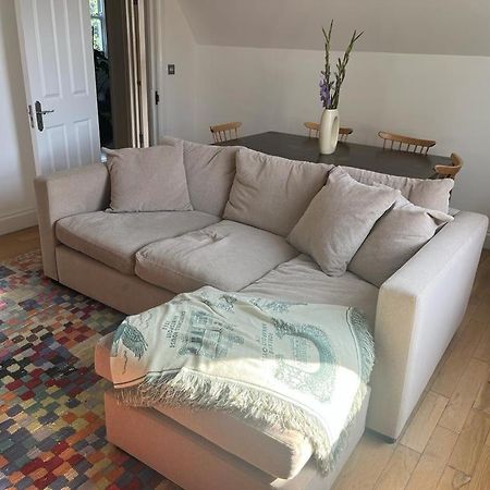 2 Bedroom Top Floor Flat, West Dulwich Free Street Parking 런던 외부 사진