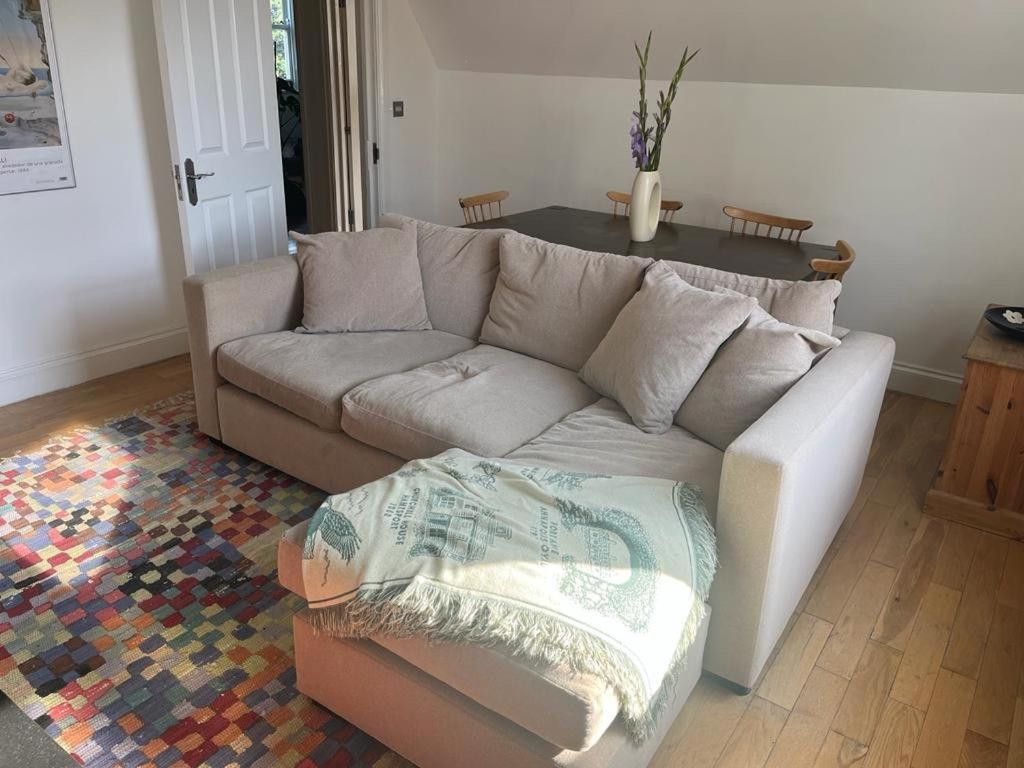 2 Bedroom Top Floor Flat, West Dulwich Free Street Parking 런던 외부 사진